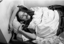 Mladen Stilinovic – Tembelliğe Övgü / İşteki Sanatçı