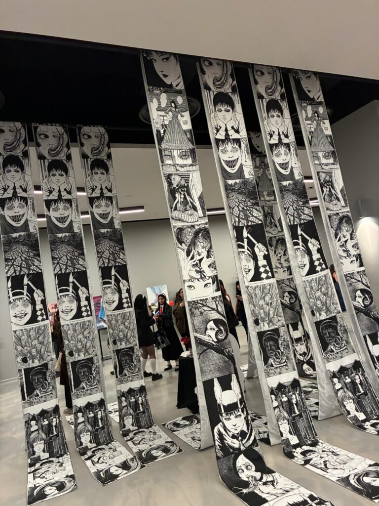Junji-Ito-Bulusmasi-Carpik-Dünyalar-Lansmani-Kayıp-Kıya-Kayitdisico_02